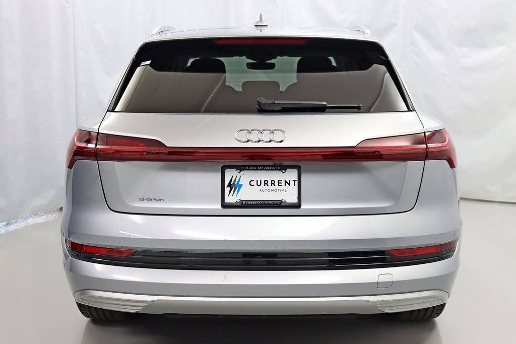 2019 Audi e-tron WA1LAAGE0KB009283