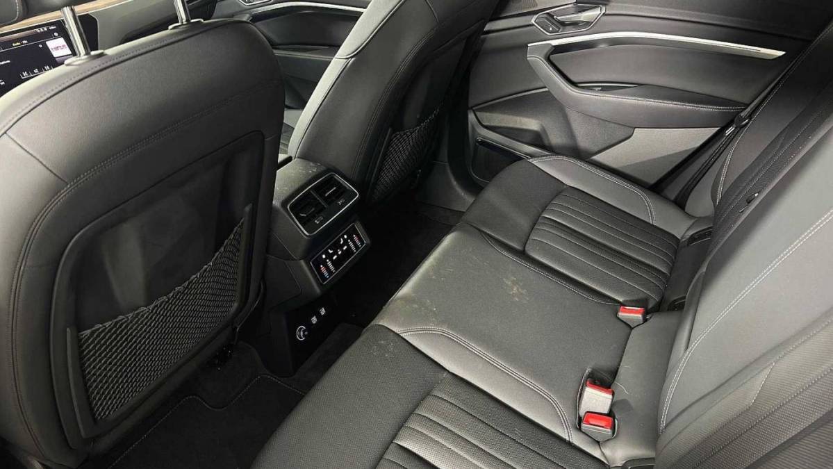 2019 Audi e-tron WA1LAAGE4KB023204