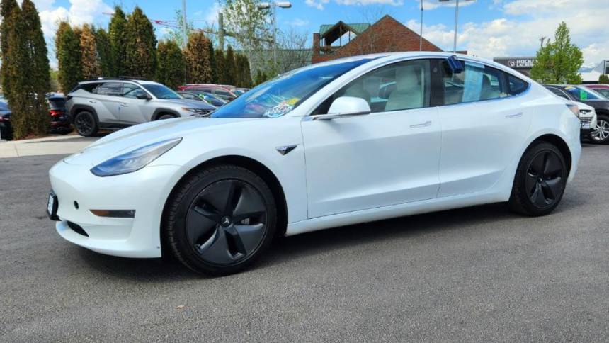 2018 Tesla Model 3 5YJ3E1EB8JF074915