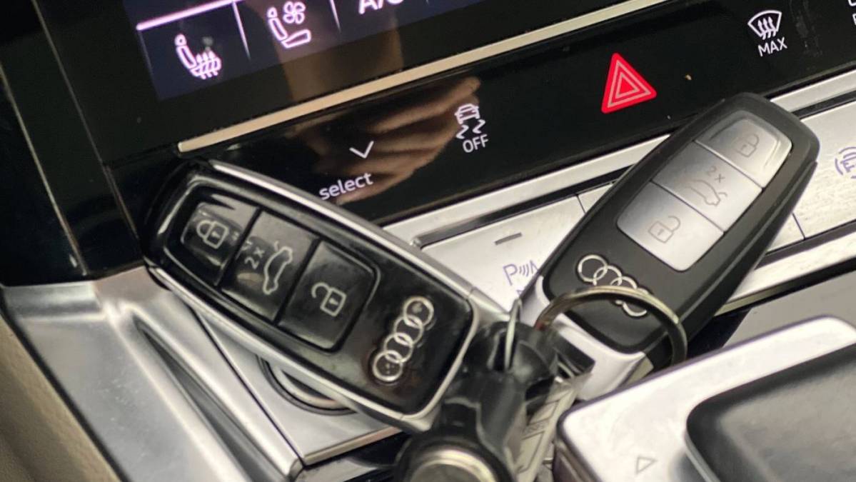 2019 Audi e-tron WA1LAAGEXKB010246