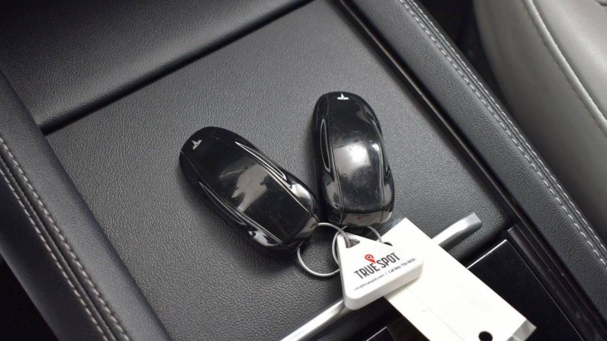 2015 Tesla Model S 5YJSA1H24FFP78748