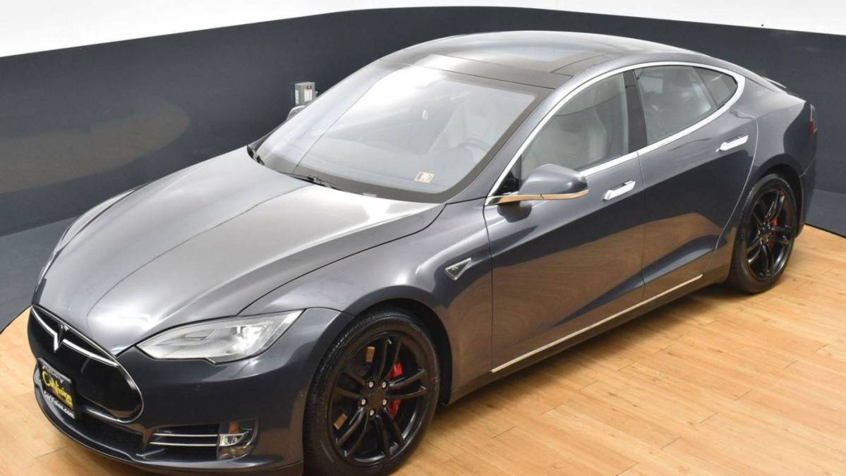 2015 Tesla Model S 5YJSA1H24FFP78748