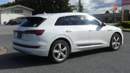 2019 Audi e-tron WA1VABGE3KB021216