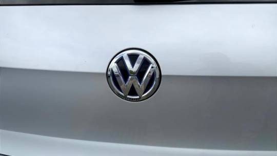 2016 Volkswagen e-Golf WVWKP7AU1GW915719