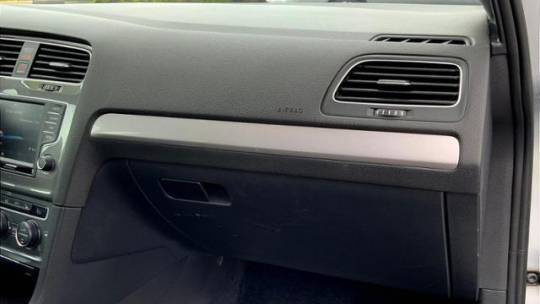 2016 Volkswagen e-Golf WVWKP7AU1GW915719