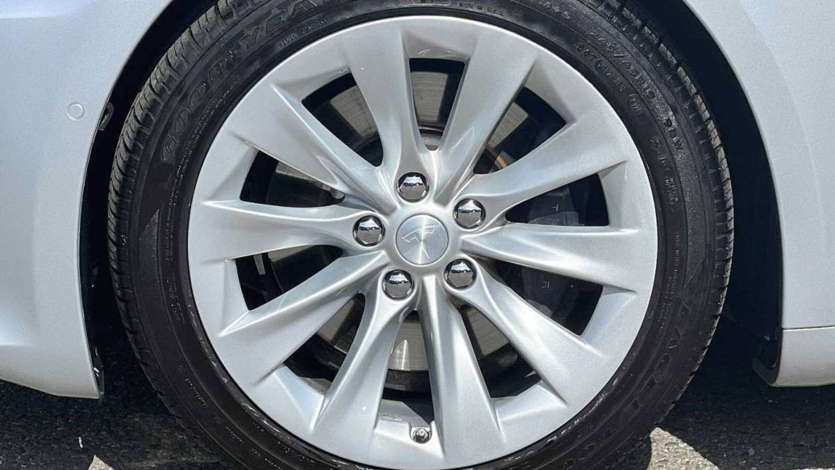 2017 Tesla Model S 5YJSA1E24HF215108
