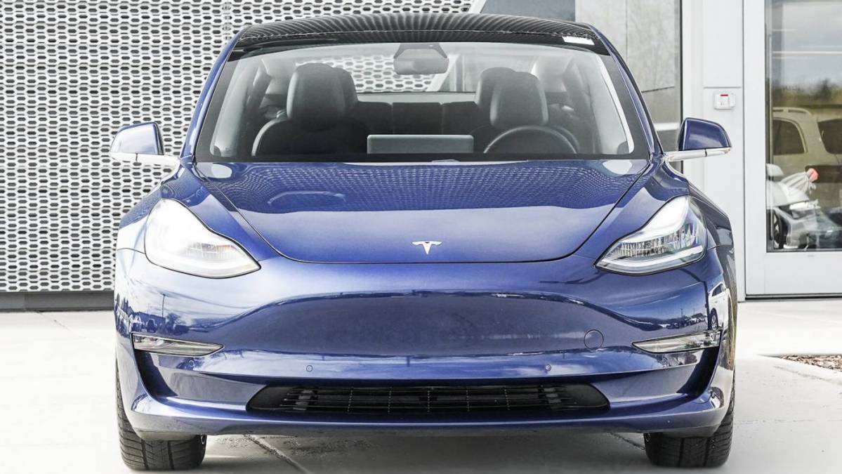 2019 Tesla Model 3 5YJ3E1EB8KF418275