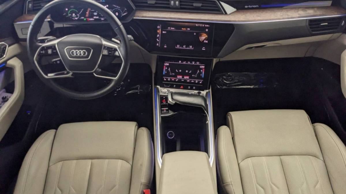2019 Audi e-tron WA1VABGE6KB012414
