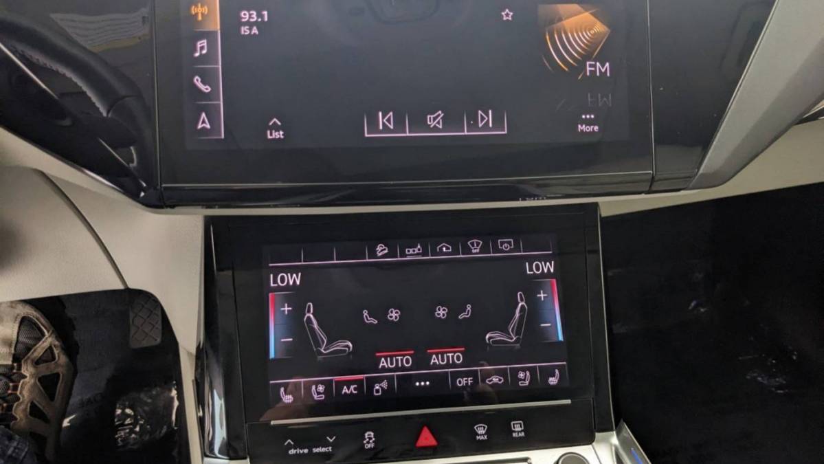 2019 Audi e-tron WA1VABGE6KB012414