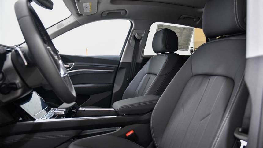 2019 Audi e-tron WA1LAAGE5KB023194
