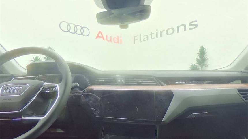 2019 Audi e-tron WA1LAAGE5KB023194