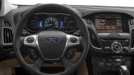2017 Ford Focus 1FADP3R42HL343610