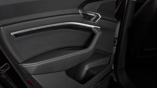 2021 Audi e-tron WA12AAGE3MB011883