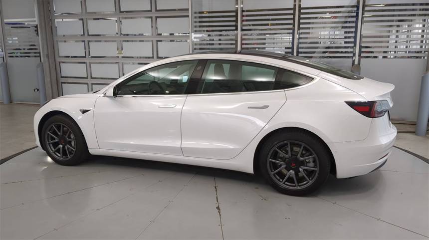 2019 Tesla Model 3 5YJ3E1EA1KF415905