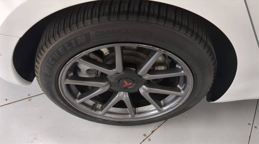 2019 Tesla Model 3 5YJ3E1EA1KF415905