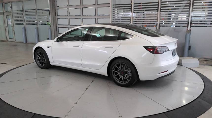 2019 Tesla Model 3 5YJ3E1EA1KF415905