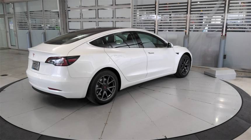 2019 Tesla Model 3 5YJ3E1EA1KF415905