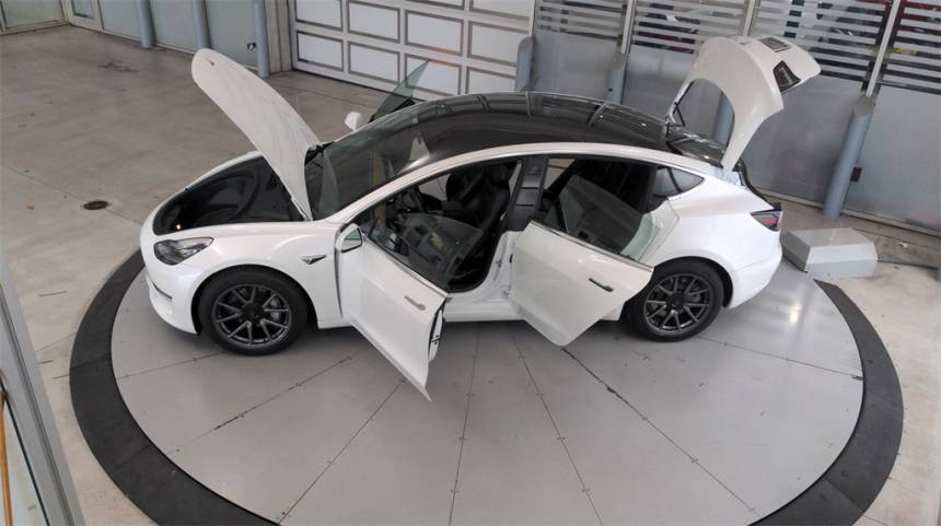 2019 Tesla Model 3 5YJ3E1EA1KF415905