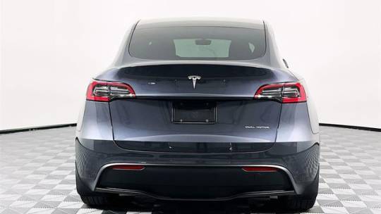 2021 Tesla Model Y 5YJYGDEE0MF185359