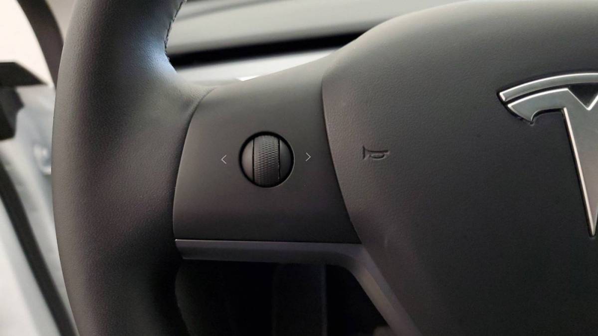 2020 Tesla Model Y 5YJYGDEE2LF023781