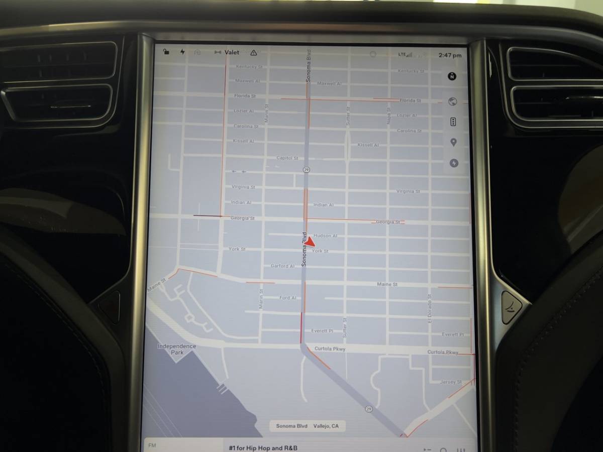 2018 Tesla Model X 5YJXCAE28JF090829