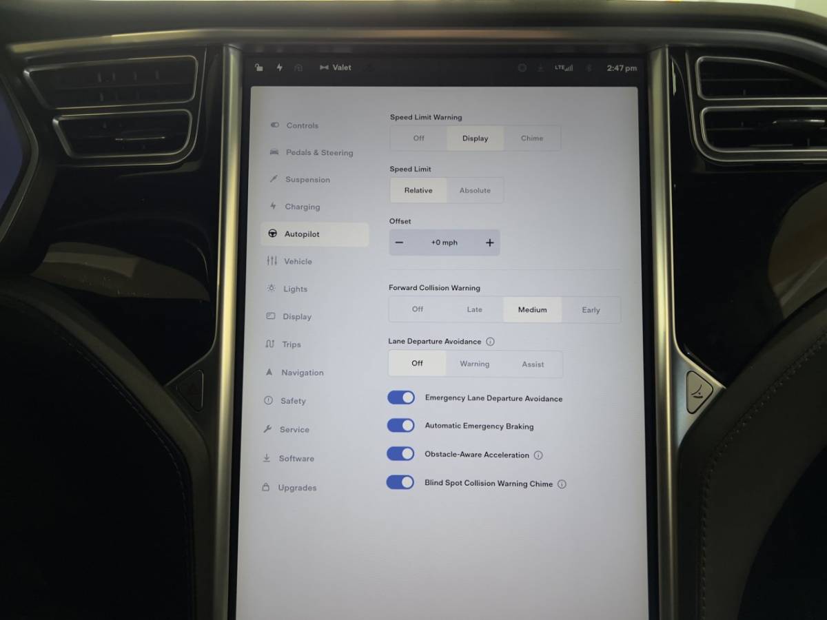 2018 Tesla Model X 5YJXCAE28JF090829