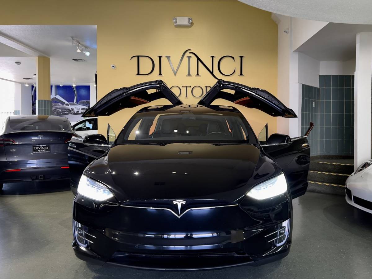2018 Tesla Model X 5YJXCAE28JF090829
