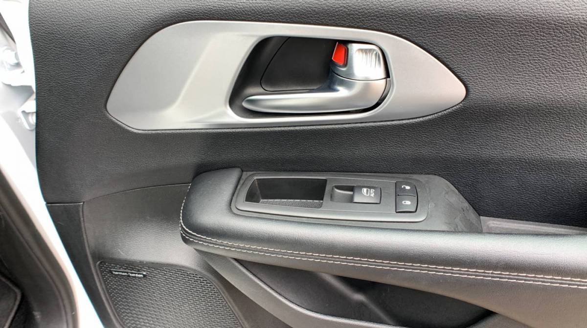 2019 Chrysler Pacifica Hybrid 2C4RC1N71KR581981