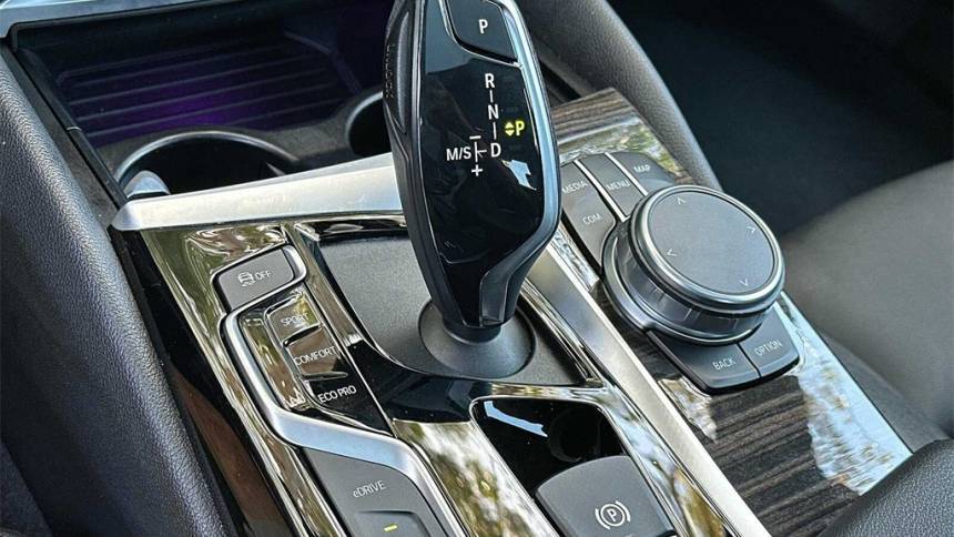 2019 BMW 5 Series WBAJA9C54KB393986