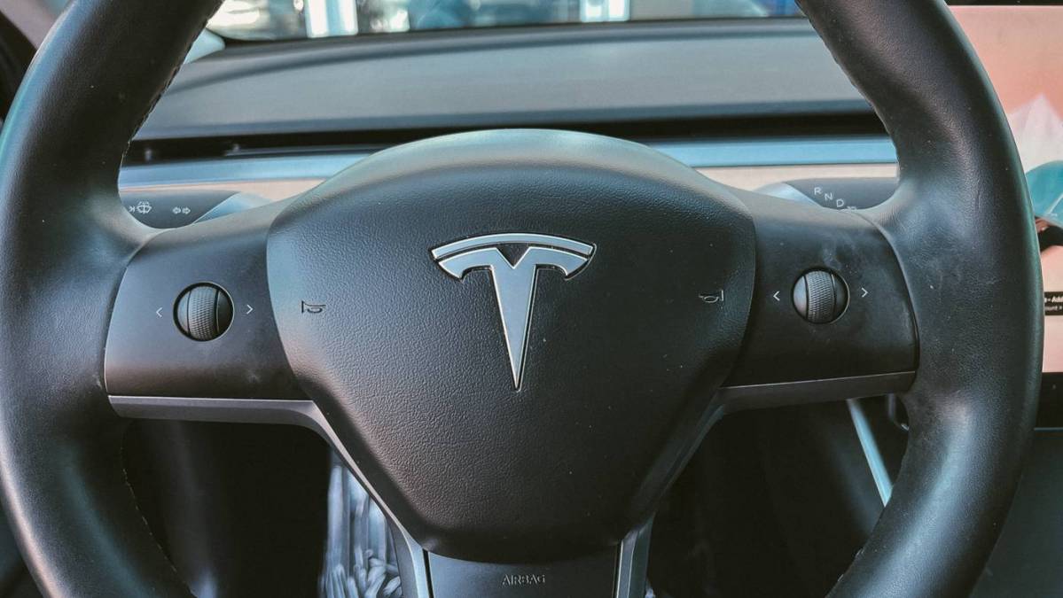 2018 Tesla Model 3 5YJ3E1EA1JF157206
