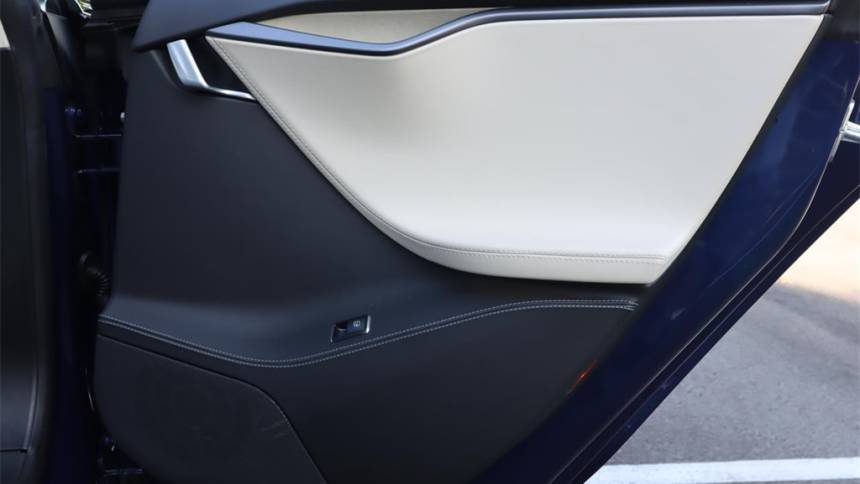 2019 Tesla Model S 5YJSA1E24KF305771