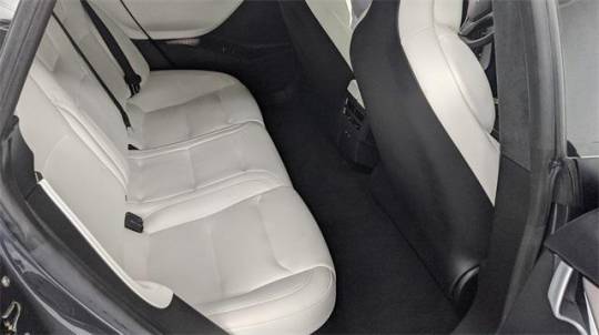 2019 Tesla Model S 5YJSA1E40KF333908
