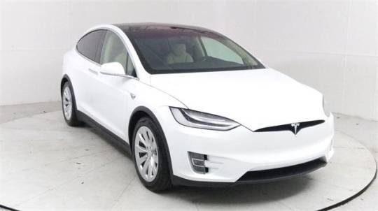 2018 Tesla Model X 5YJXCDE25JF124436