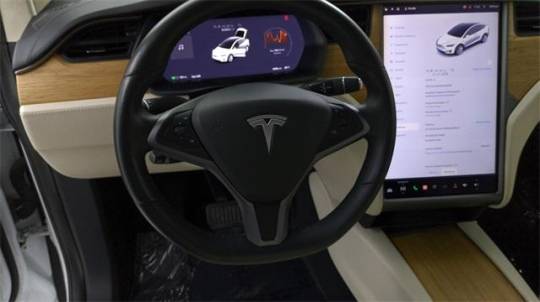 2018 Tesla Model X 5YJXCDE25JF124436