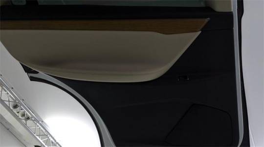 2018 Tesla Model X 5YJXCDE25JF124436