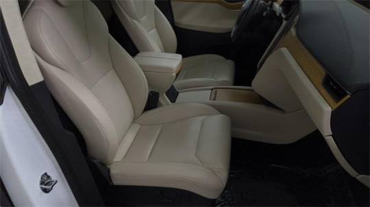 2018 Tesla Model X 5YJXCDE25JF124436