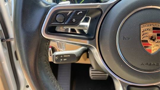 2017 Porsche Cayenne WP1AE2A29HLA73443