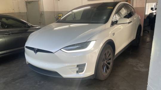 2018 Tesla Model X 5YJXCAE27JF103005