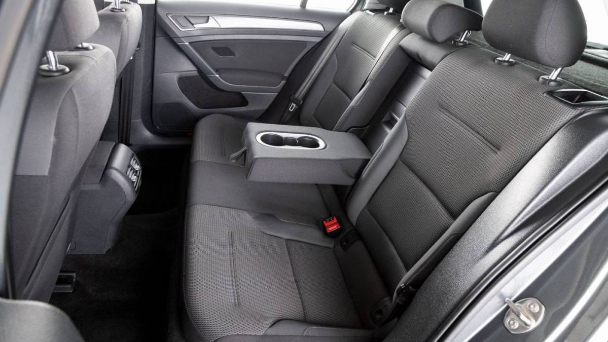 2019 Volkswagen e-Golf WVWKR7AU4KW919086