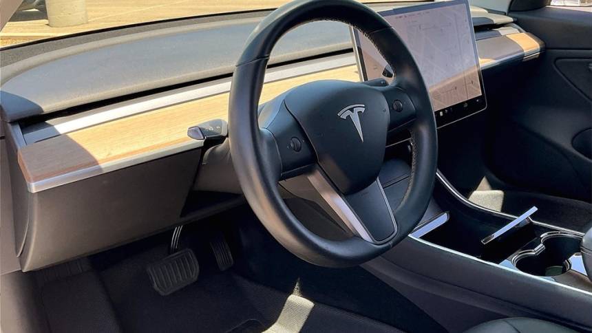 2019 Tesla Model 3 5YJ3E1EA2KF406484