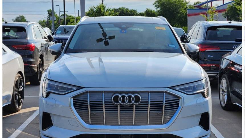 2019 Audi e-tron WA1VAAGE4KB010459