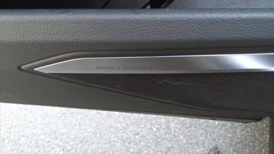 2019 Audi e-tron WA1VABGE4KB018101