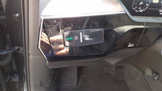 2019 Audi e-tron WA1VABGE4KB018101