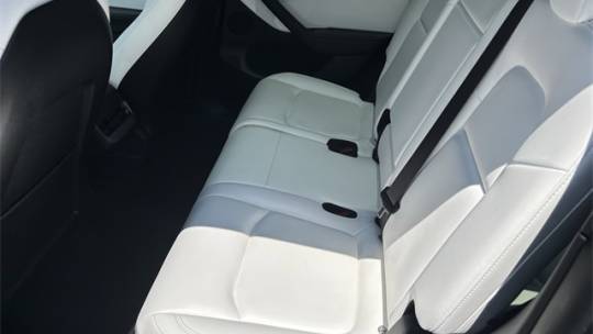 2021 Tesla Model Y 5YJYGAEE6MF212210