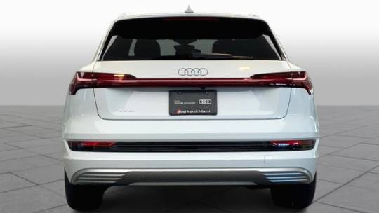 2019 Audi e-tron WA1LABGE0KB012383