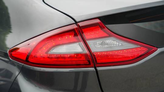 2019 Hyundai IONIQ KMHC75LD9KU161927