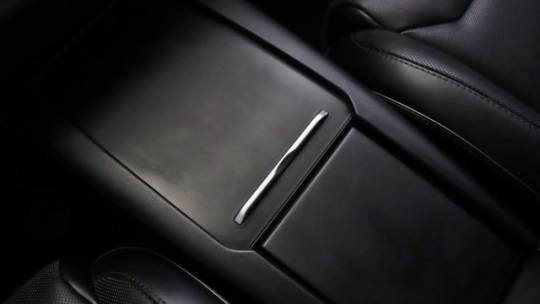 2017 Tesla Model S 5YJSA1E27HF184324
