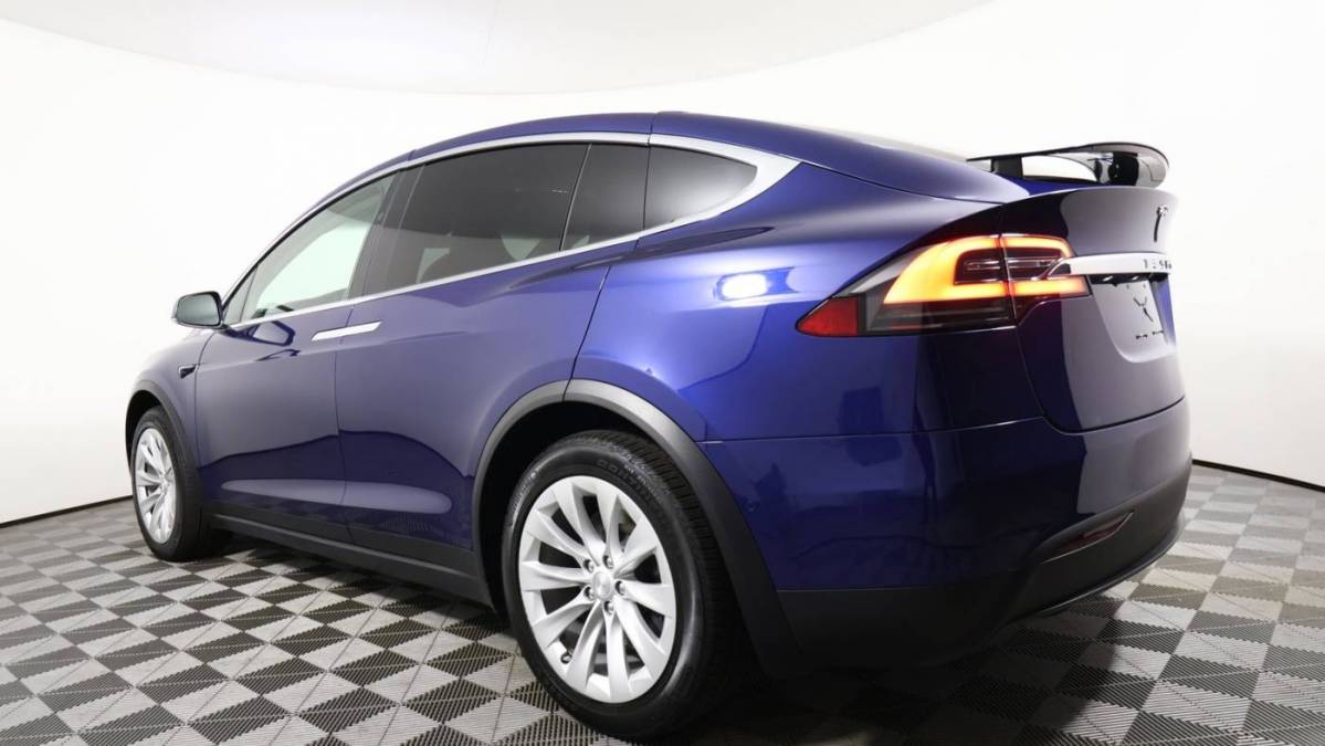 2019 Tesla Model X 5YJXCAE29KF184378