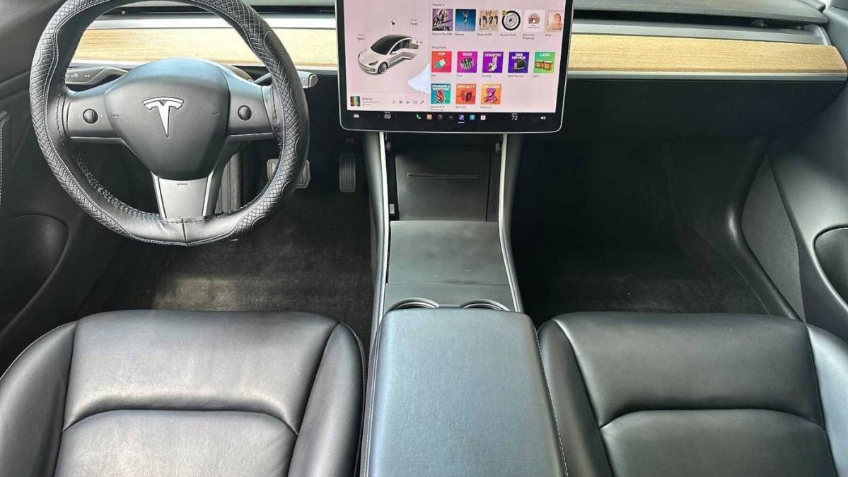 2019 Tesla Model 3 5YJ3E1EA2KF327025