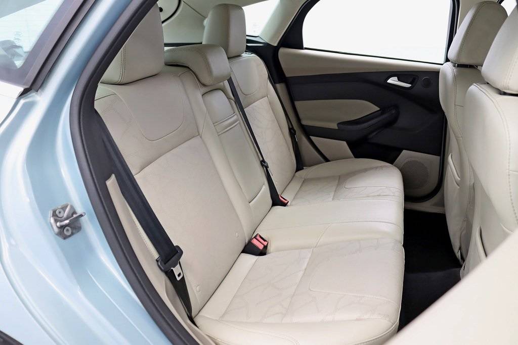 2013 Ford Focus 1FADP3R47DL288243